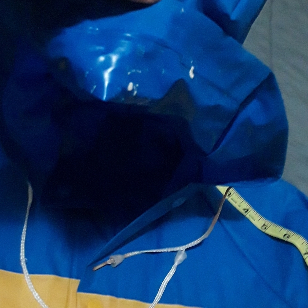 Raincoat - Picture 3 of 8